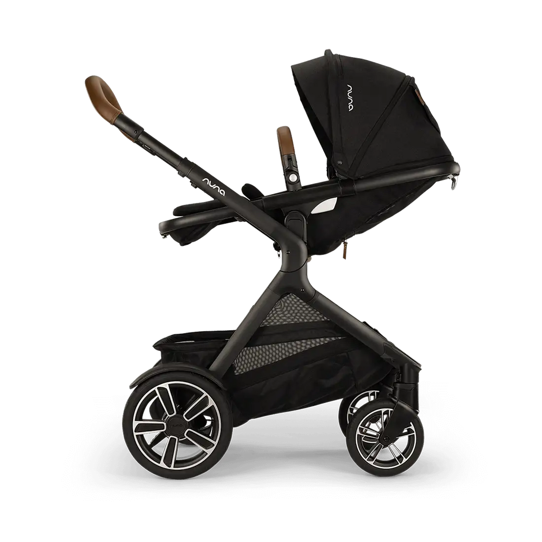 demi™ next + pipa™ urbn travel system