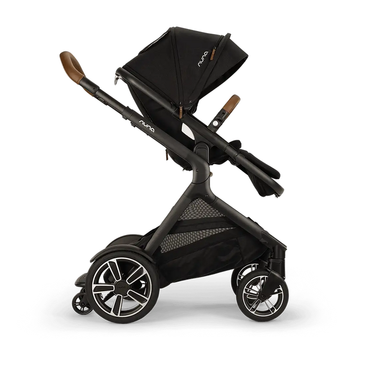 demi™ next + pipa™ urbn travel system