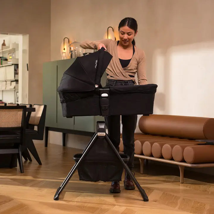 MIXX™ series bassinet + stand
