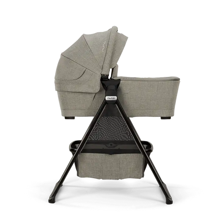 SWIV™ &amp; TRIV™ series bassinet + stand