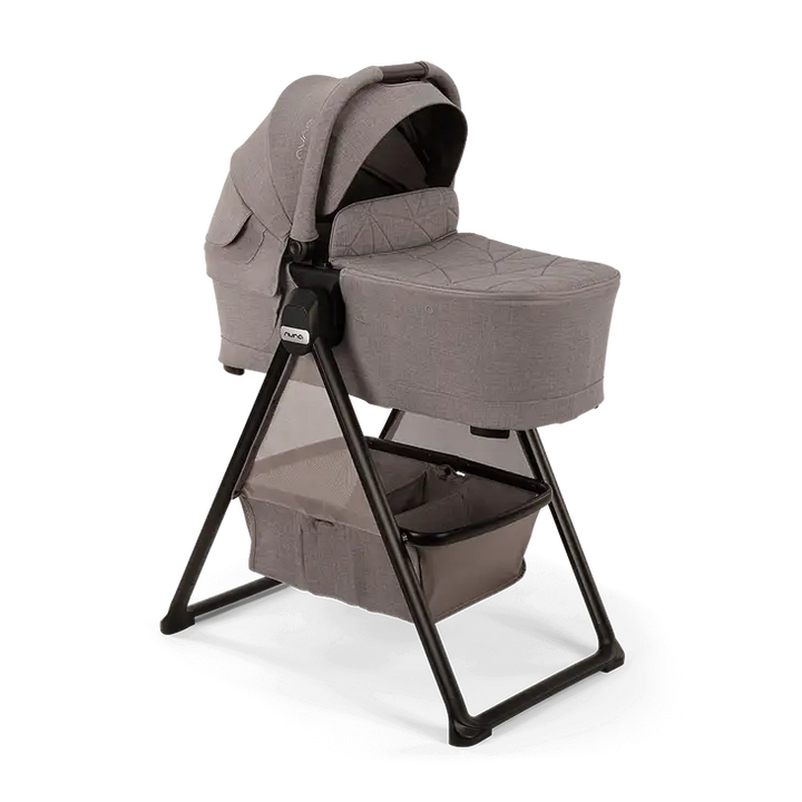 SWIV™ &amp; TRIV™ series bassinet + stand