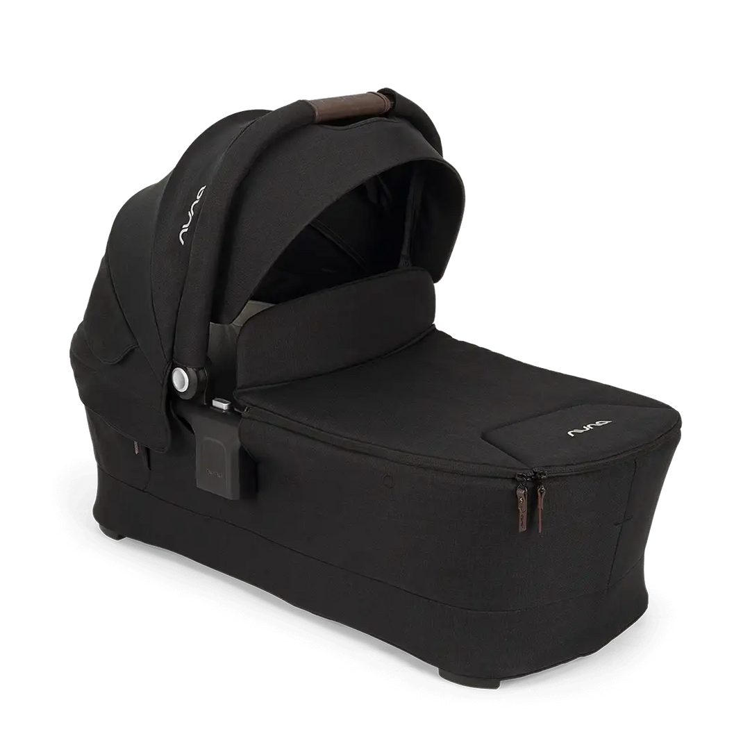 SWIV™ &amp; TRIV™ series bassinet + stand