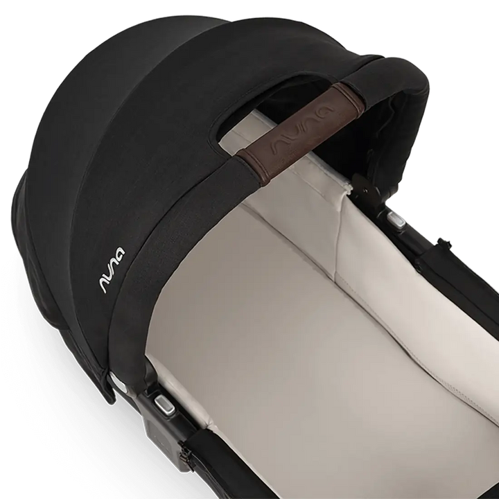 SWIV™ &amp; TRIV™ series bassinet + stand