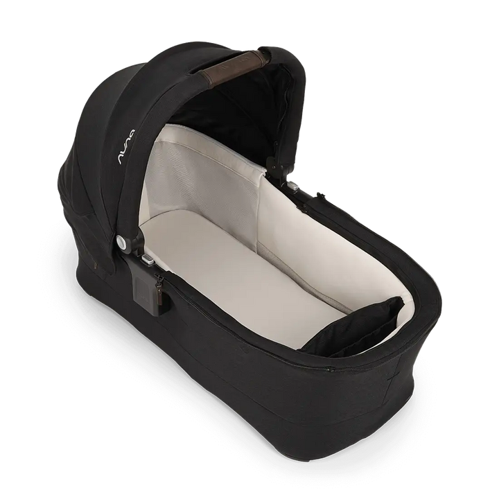 SWIV™ &amp; TRIV™ series bassinet + stand