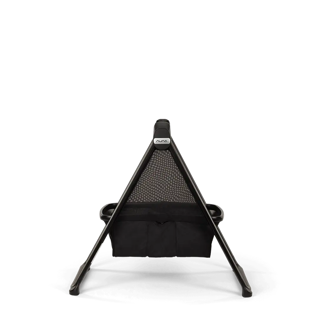 SWIV™ &amp; TRIV™ series bassinet + stand